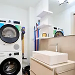 Elegant Loft With Hidden Garden Oasis - Portello アパート