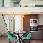 Elegant Loft With Hidden Garden Oasis - Portello ミラノ