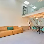Elegant Loft With Hidden Garden Oasis - Portello アパート