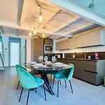 Elegant Loft With Hidden Garden Oasis - Portello アパート