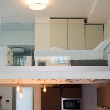 Elegant Loft With Hidden Garden Oasis - Portello شقة