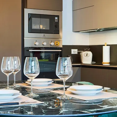 Elegant Loft With Hidden Garden Oasis - Portello *