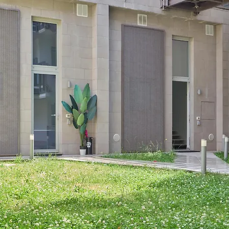 Daire Elegant Loft With Hidden Garden Oasis - Portello Milano