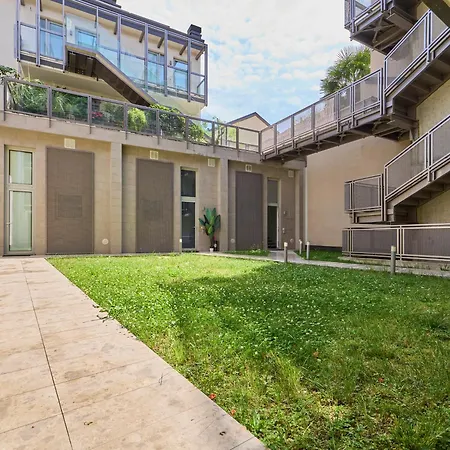 Elegant Loft With Hidden Garden Oasis - Portello * Milano