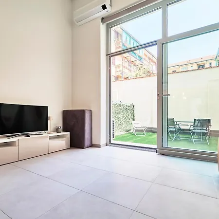 Elegant Loft With Hidden Garden Oasis - Portello *