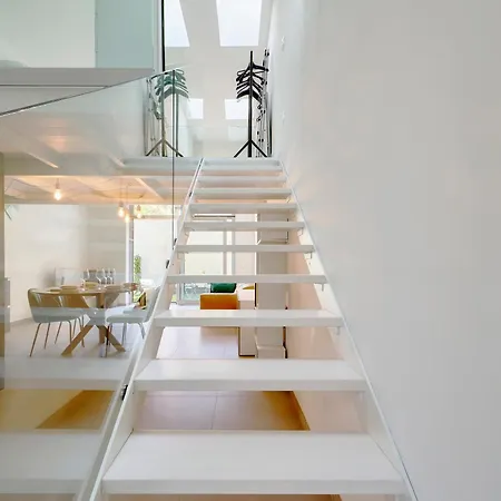 شقة Elegant Loft With Hidden Garden Oasis - Portello *