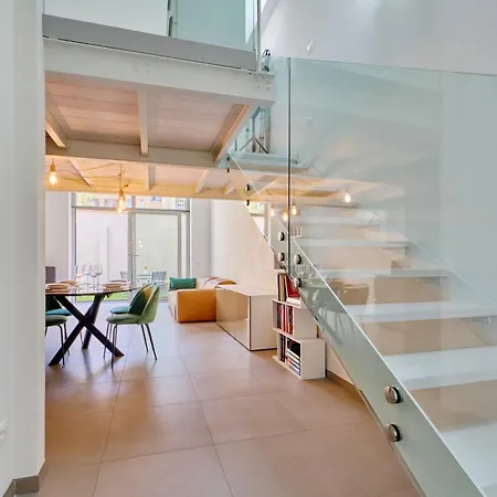 Elegant Loft With Hidden Garden Oasis - Portello شقة ميلان