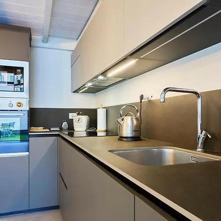 Elegant Loft With Hidden Garden Oasis - Portello *