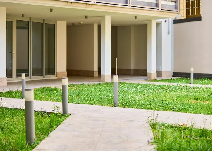 Elegant Loft With Hidden Garden Oasis - Portello Daire Milano