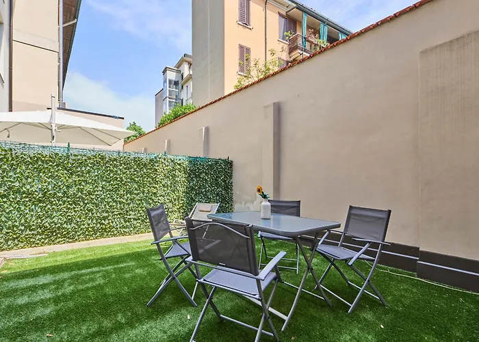 Daire Elegant Loft With Hidden Garden Oasis - Portello Milano