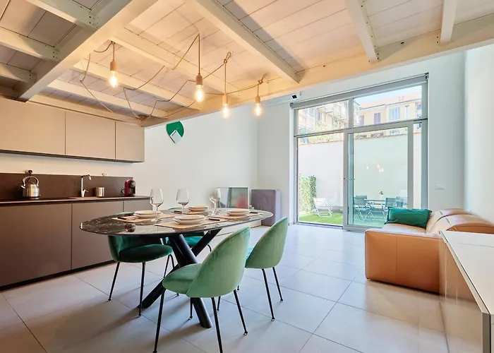 Daire Elegant Loft With Hidden Garden Oasis - Portello *