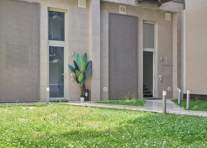 Daire Elegant Loft With Hidden Garden Oasis - Portello Milano