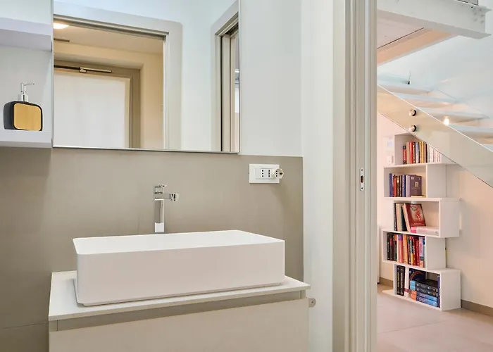 Daire Elegant Loft With Hidden Garden Oasis - Portello