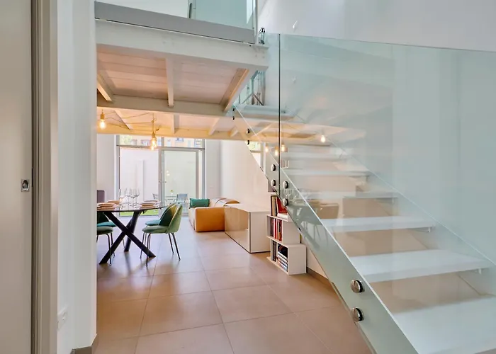 Elegant Loft With Hidden Garden Oasis - Portello Daire Milano
